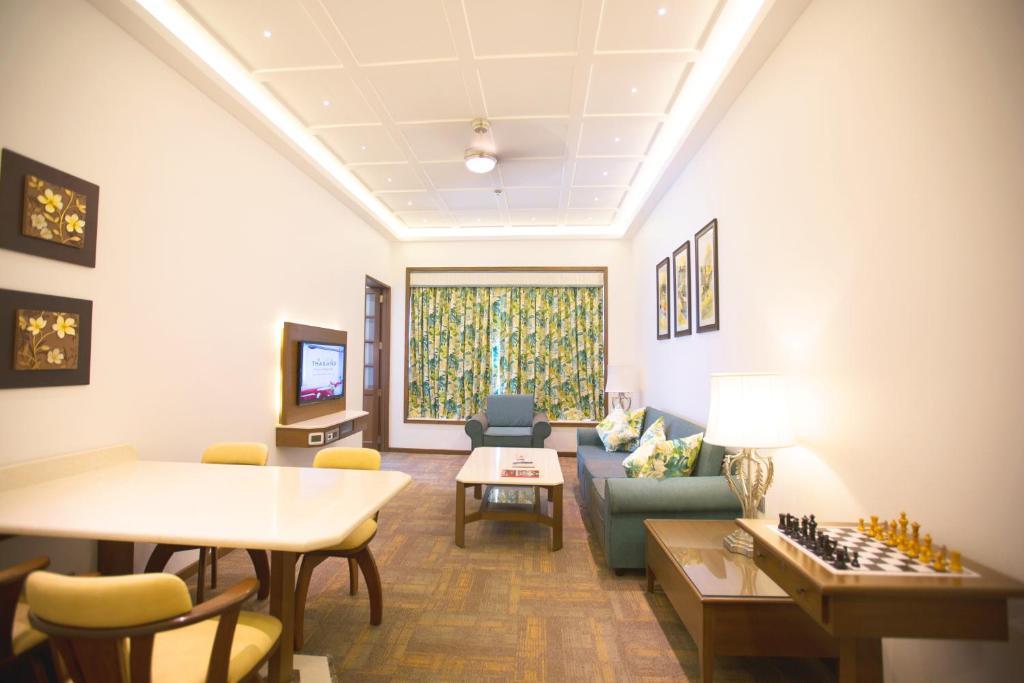 E Square The Fern, Poona Buitenkant foto