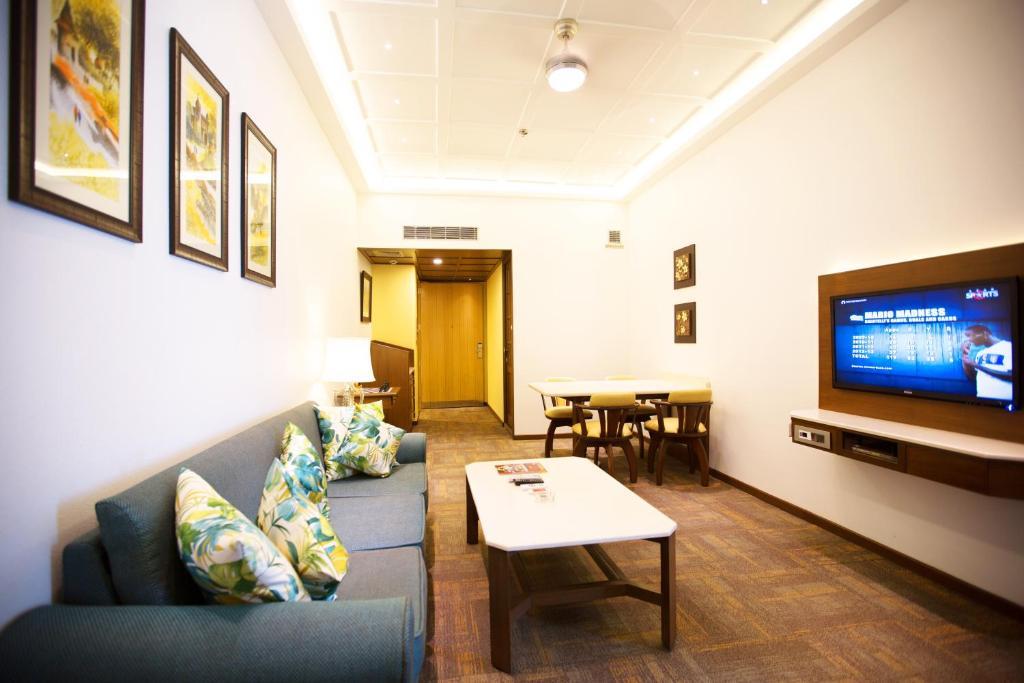 E Square The Fern, Poona Buitenkant foto