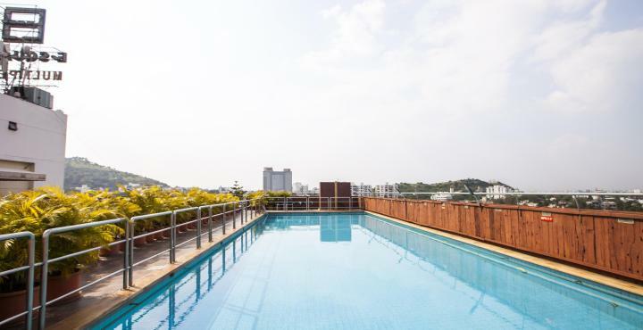 E Square The Fern, Poona Buitenkant foto